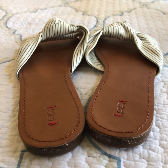 ED Ellen Degeneres Shiri Slip-on Sandal - Picture 8 of 8